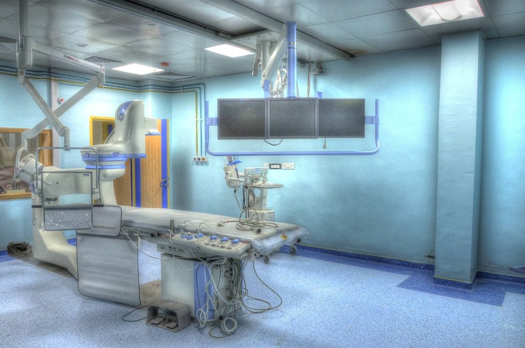 operation theatre, hospital, examination-555088.jpg